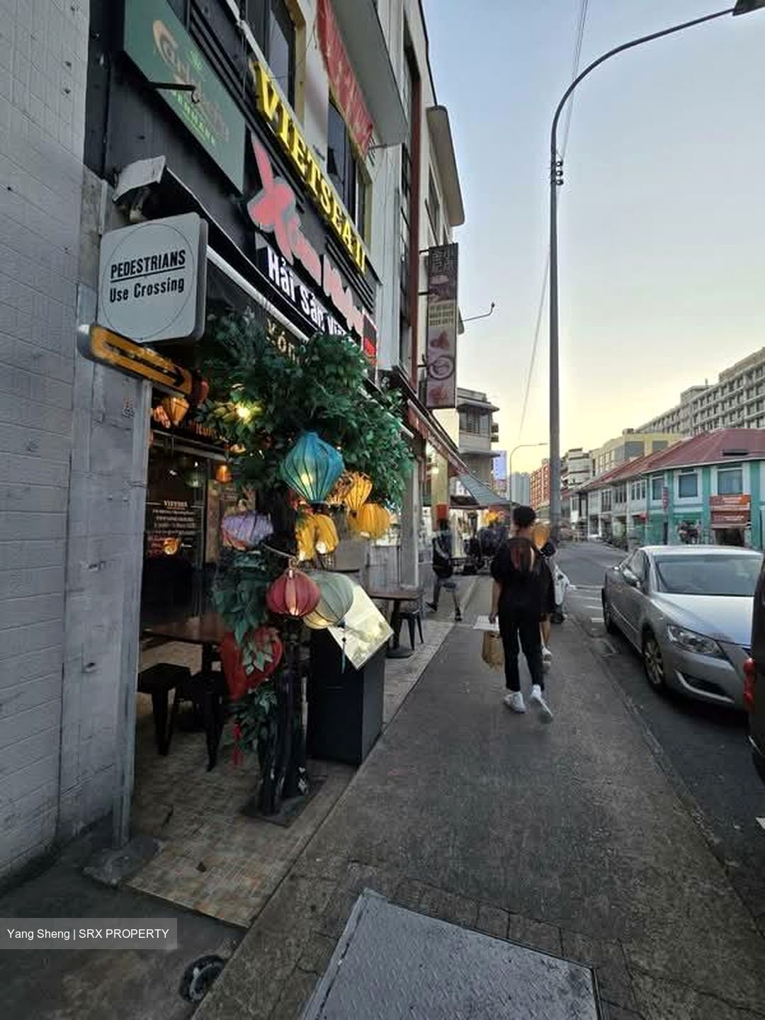 Sims Avenue (D14), Retail #544545941